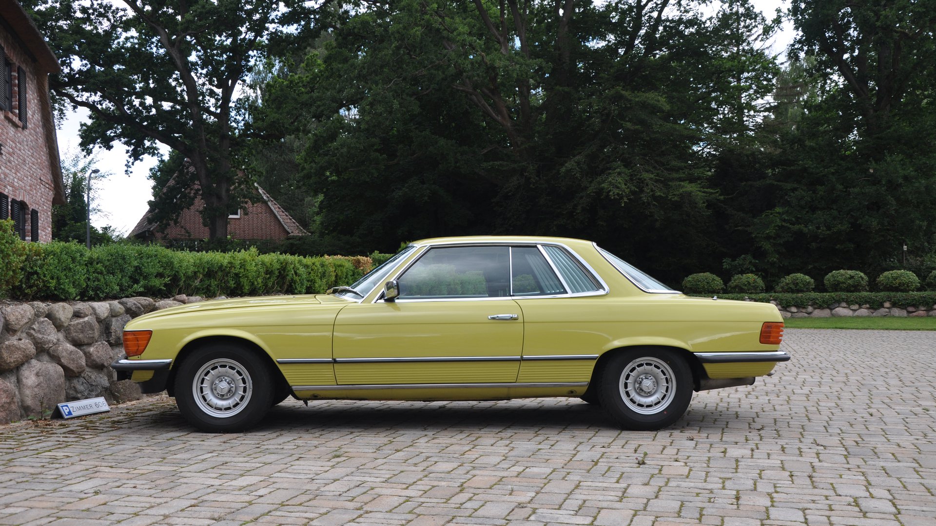 Mercedes W107 280SLC | Carracho-Classics